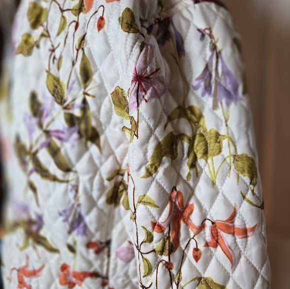 Lands End White & Floral Light Quilted Insulated Jacket - Picture 5 of 16